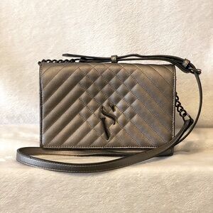 Simply Vera EUC Leena Envelope Crossbody